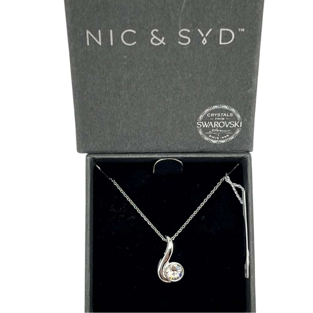 Nic & Syd Silver Tone Pendant Necklace with Swarovski Crystal Nwt